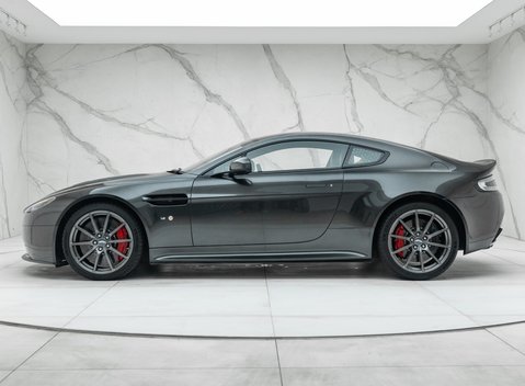 Aston Martin V12 Vantage S 5