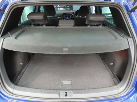 Volkswagen Golf 2.0 Golf R 4WD 5dr 11
