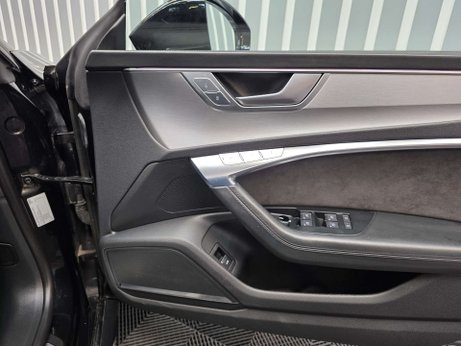Audi RS7 4.0 TFSI V8 Carbon Black Sportback 5dr Petrol Tiptronic quattro Euro 6 (s/s 23
