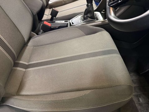 Volkswagen T-Roc 1.0 T-Roc SE TSi 5dr 12