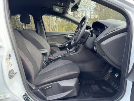 Ford Focus 1.0 Focus ST-Line 5dr 13