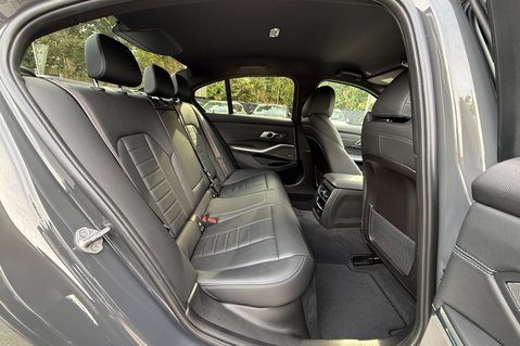 BMW 3 Series 330E M SPORT PHEV -VISIBILITY/TECH/PRO PACKS - HARMAN KARDON 23