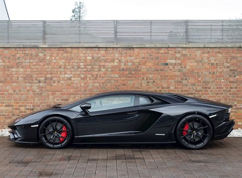 Lamborghini Aventador S LP740-4 2