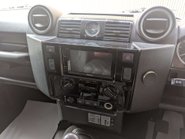 Land Rover Defender 2.2 Defender 90 Hard Top TD 4WD 5dr 52