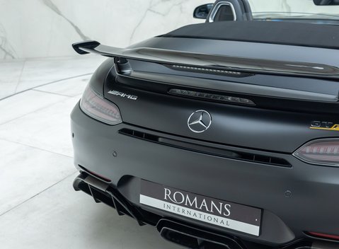 Mercedes-Benz AMG GT R Roadster 37