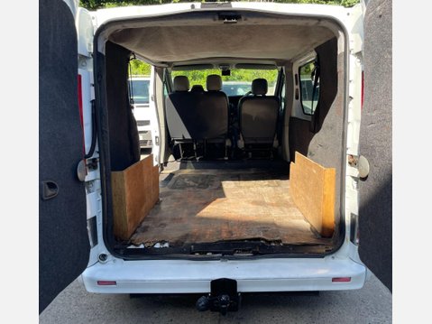 Renault Trafic 2.0 TD dCi SL27 Panel Van 4dr Diesel Manual L1 H1 (214 g/km, 115 bhp) 9