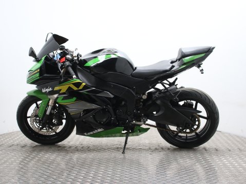Kawasaki ZX-6R ZX600RBF 7