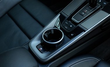 Porsche 911 Carrera 4S (992) 22