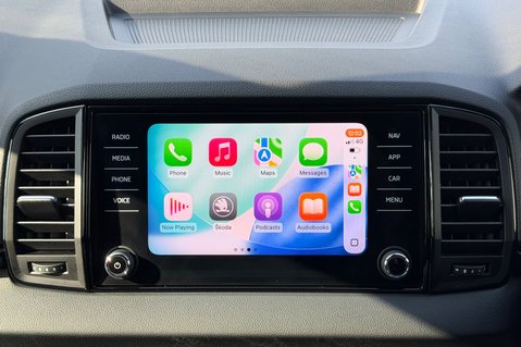 Skoda Karoq SPORTLINE TSI DSG AUTOMATIC - METEOR GREY -PAN ROOF -APPLE CARPLAY 9