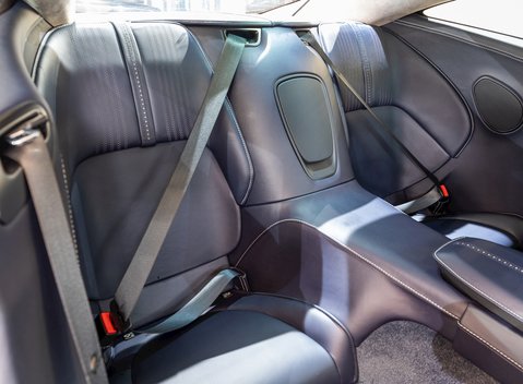 Aston Martin DB11 V12 9