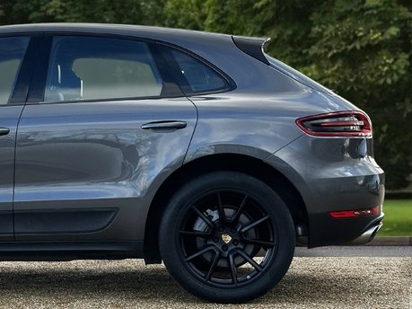 Porsche Macan D S PDK 11