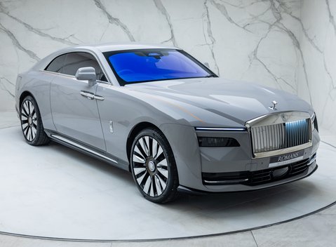Rolls-Royce Spectre 8