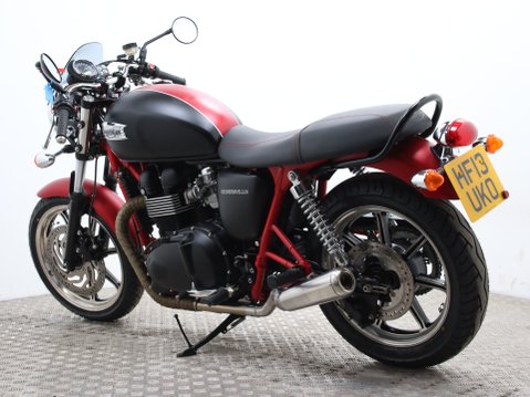 Triumph Bonneville 865 SE BONNEVILLE 865 SE 7
