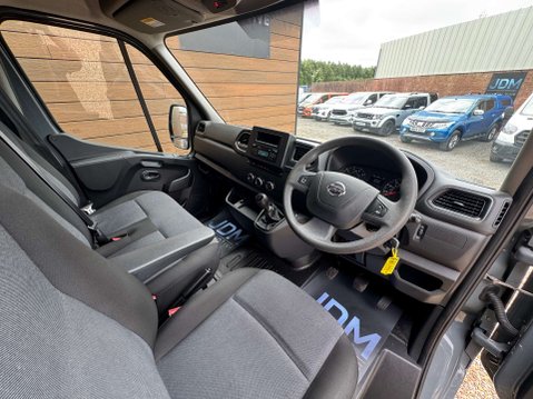 Nissan Interstar 2.3 Interstar Acenta dCi 22