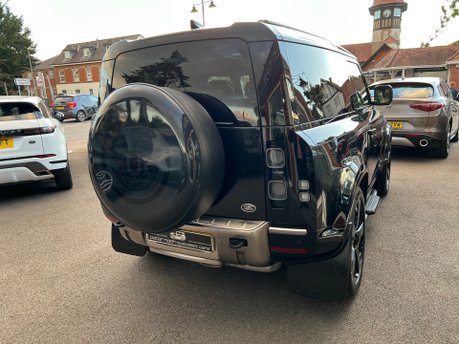 Land Rover Defender X MHEV 15