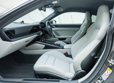 Porsche 911 Carrera S (992) 14