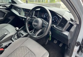 Audi A1 SPORTBACK 1.0 TFSI TECHNIK 18