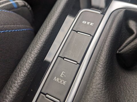 Volkswagen Golf GTE DSG 34