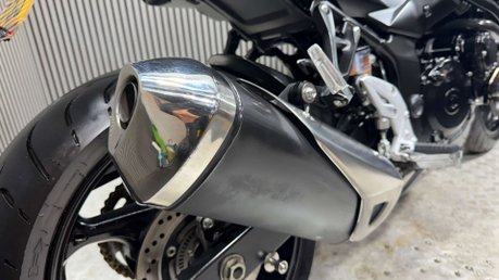 Suzuki GSR750 2013 ONLY 9K STUNNING EXAMPLE LONG MOT NAKED 750CC 22