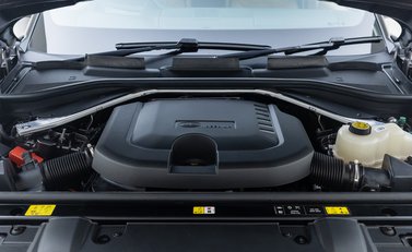 Land Rover Range Rover D350 Autobiography LWB 38