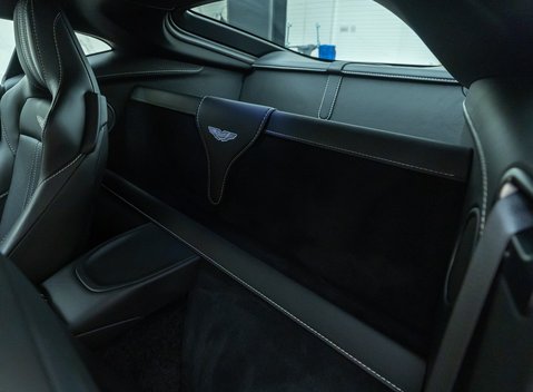 Aston Martin V8 Vantage 21