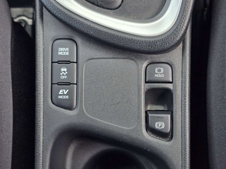 Toyota Yaris Cross 1.5 VVT-h Design SUV 5dr Petrol Hybrid E-CVT Euro 6 (s/s) (116 ps) 41