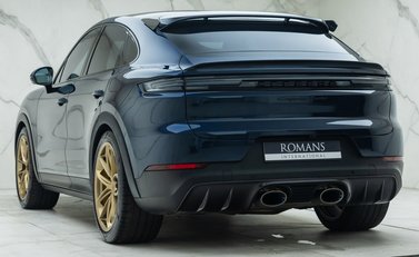 Porsche Cayenne TURBO E-HYBRID Coupe with GT Package 10