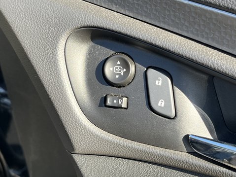 Vauxhall Insignia 1.6 CDTi Design Nav 5dr Auto 19