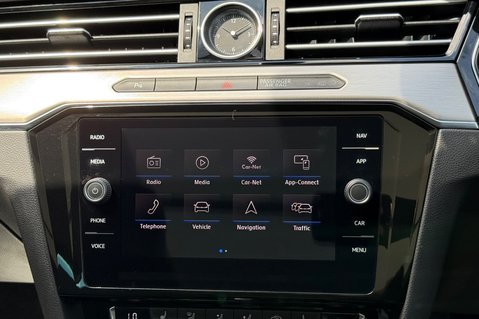 Volkswagen Passat GT TSI EVO DSG - PANORAMIC SUNROOF -19 INCH ALLOYS - ONE OWNER 51