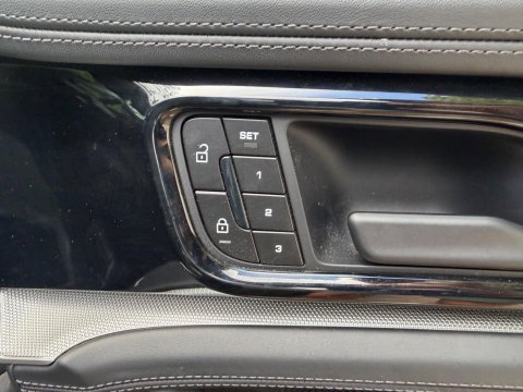 Porsche Panamera 4 PDK 40