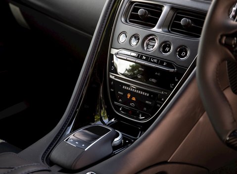 Aston Martin DBS Superleggera 19