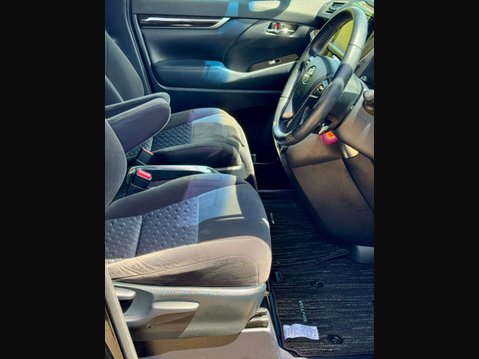 Toyota Vellfire 2.5 PETROL Z A EDITION 7 SEATS 43