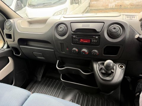 Renault Master 2.3 dCi 33 Business+ Panel Van 5dr Diesel Manual FWD MWB Medium Roof Euro 5 29