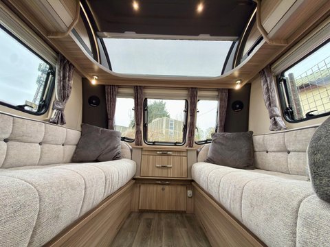 Coachman Acadia 575  14