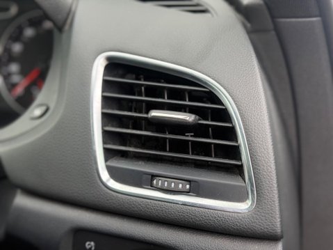 Audi Q3 2.0 TDI S line S Tronic quattro Euro 5 (s/s) 5dr 81