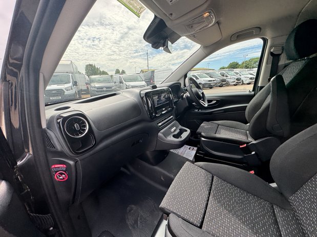 Mercedes-Benz Vito Crew Cab [SOLD CM] AUTO Select RWD LWB L2H1 Low Roof Air Con EURO 6 14