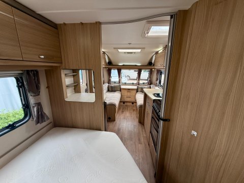 Coachman Vision 560 22