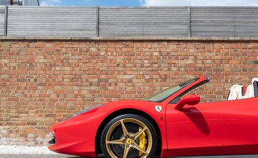 Ferrari 458 Spider 28