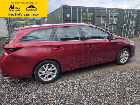 Toyota Auris 1.8 VVT-h Icon Tech Touring Sports 5dr Petrol Hybrid CVT Euro 6 (s/s) (136  4