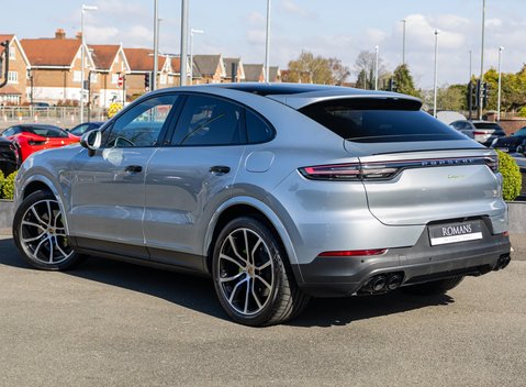 Porsche Cayenne E-Hybrid Coupe 4