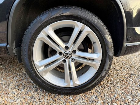 Volkswagen Tiguan 2.0 TDI BlueMotion Tech R-Line SUV 5dr Diesel DSG 4WD Euro 5 (s/s) (177 ps) 11