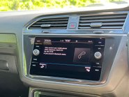Volkswagen Tiguan 1.5 Tiguan R-Line TSi Semi-Auto 5dr 32