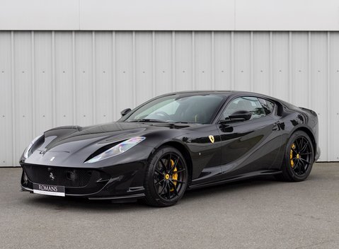 Ferrari 812 Superfast 6