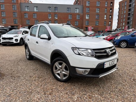 Dacia Sandero Stepway LAUREATE TCE.. 1 OWNER FROM NEW.. SERVICE HISTORY.. A/C.. STUNNING EXAMPLE