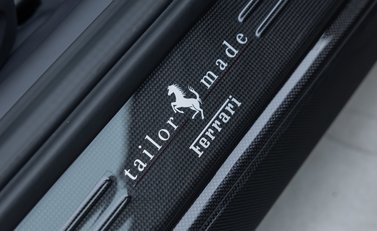 Ferrari GTC4 Lusso V12 TAILOR MADE 36