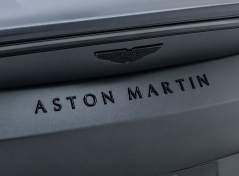 Aston Martin V8 Vantage ROADSTER 36