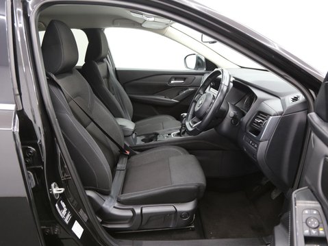 Nissan Qashqai 1.3 DIG-T MHEV N-Connecta Euro 6 (s/s) 5dr 20