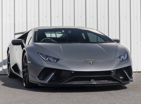 Lamborghini Huracan LP640-4 Performante 1