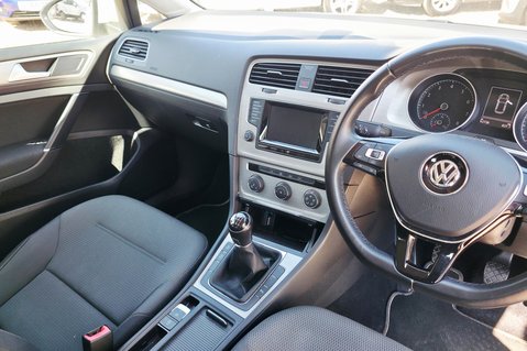 Volkswagen Golf MATCH TSI BLUEMOTION TECHNOLOGY..10 SERVICES..LAST OWNER 9 YEARS.. 4