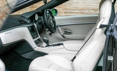 Maserati Grancabrio Sport 16